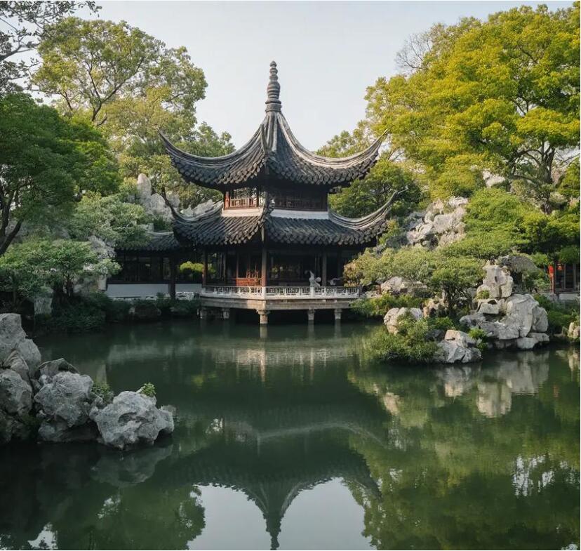 新密初夏餐饮有限公司